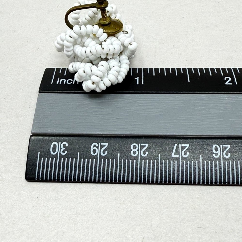 White Seed Bead Knot Earrings Vintage Screw‎ Back Classic Retro - Picture 6 of 7